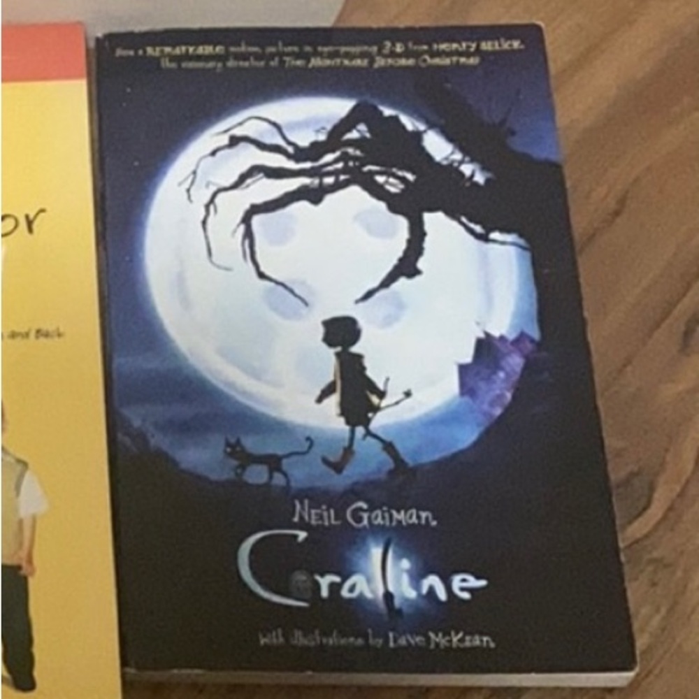 Caroline book - Picture 2 of 3